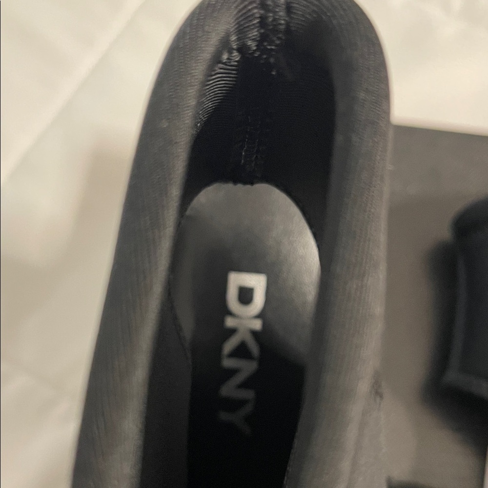 DKNY Elegant Black Heeled peep toe Boots - Picture 4 of 8
